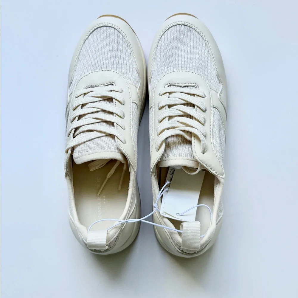 Banana Republic Off-White Canvas Lace-Up Sneakers Neutral casual walki siz 7 NWT